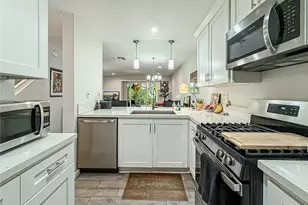 7050 Shoup Ave, Canoga Park, CA 91303 - Photo 13