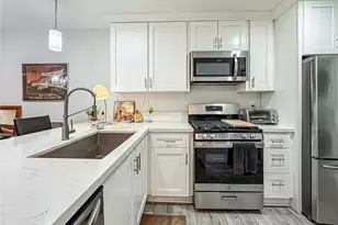 7050 Shoup Ave, Canoga Park, CA 91303 - Photo 9