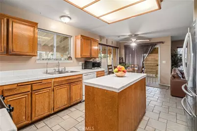 1806 E Mesa Drive, Lancaster, CA 93535 - Photo 13