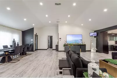 12608 Califa Street, Valley Village, CA 91607 - Photo 17