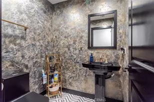 12608 Califa St, Valley Village, CA 91607 - Photo 39