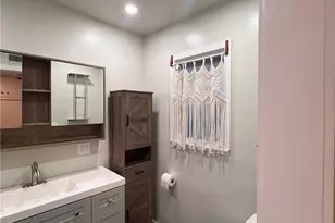 20933 Hemmingway St, Canoga Park, CA 91304 - Photo 21