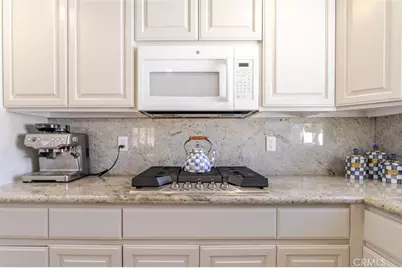 22459 Guadilamar Drive, Saugus, CA 91350 - Photo 11