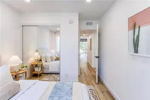 21900 Marylee St, Woodland Hills, CA 91367 - Photo 27