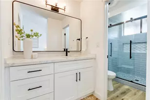 21900 Marylee St, Woodland Hills, CA 91367 - Photo 25