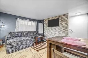 7904 Laurel Canyon, North Hollywood, CA 91605 - Photo 3