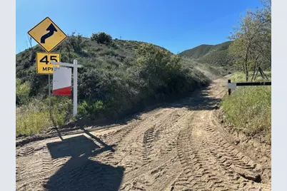38351 Bouquet Canyon Road, Leona Valley, CA 93551 - Photo 3