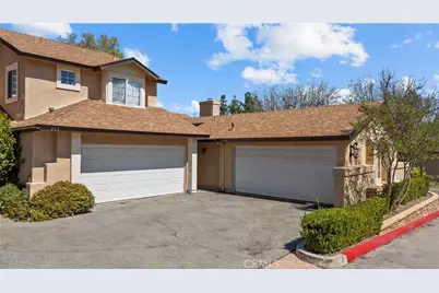 22942 Banyan #316, Saugus, CA 91390 - Photo 1