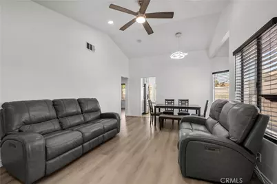 22942 Banyan, Saugus, CA 91390 - Photo 5