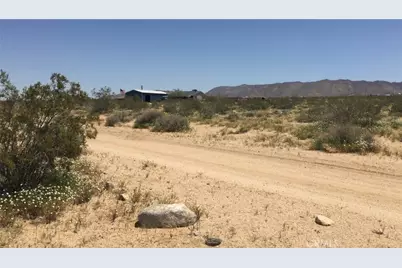 48364 Saddle Rock Way, Landers, CA 92285 - Photo 3