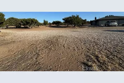 8170 Coyote, Oak Hills, CA 92344 - Photo 25