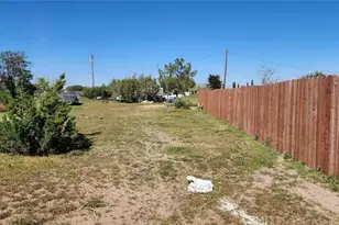 8170 Coyote, Oak Hills, CA 92344 - Photo 7