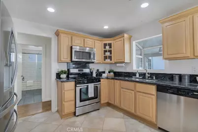 22529 Clarendon, Woodland Hills, CA 91367 - Photo 7