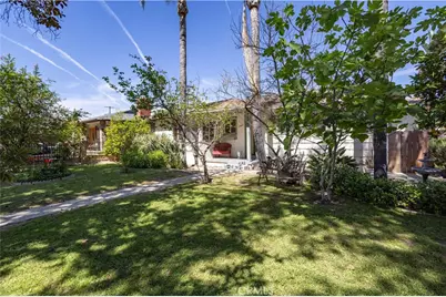 17101 Gault, Lake Balboa, CA 91406 - Photo 3