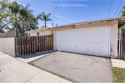 17101 Gault, Lake Balboa, CA 91406 - Photo 35