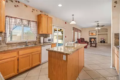 2111 Janet Dr, Lancaster, CA 93536 - Photo 9