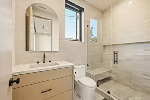 22924 Erwin St, Woodland Hills, CA 91367 - Photo 43