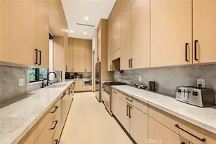 22924 Erwin St, Woodland Hills, CA 91367 - Photo 19