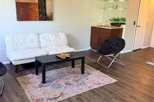 10215 Variel, Chatsworth, CA 91311 - Photo 3