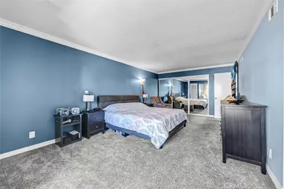 984 W Riverside Drive, Burbank, CA 91506 - Photo 23