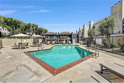 984 W Riverside Drive, Burbank, CA 91506 - Photo 33