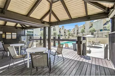 984 W Riverside Drive, Burbank, CA 91506 - Photo 31