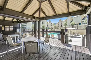 984 W Riverside Dr, Burbank, CA 91506 - Photo 31