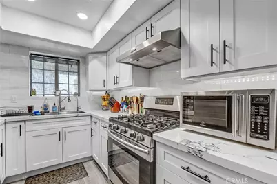 6545 Reseda Boulevard #6, Reseda, CA 91335 - Photo 5