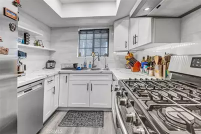 6545 Reseda Boulevard #6, Reseda, CA 91335 - Photo 5