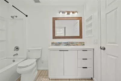 22117 Burbank #5, Woodland Hills, CA 91367 - Photo 29