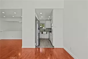 22117 Burbank, Woodland Hills, CA 91367 - Photo 15