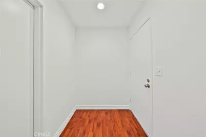 22117 Burbank #5, Woodland Hills, CA 91367 - Photo 7