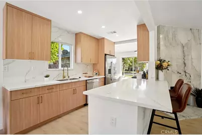 13907 13909 Wyandotte Street, Van Nuys, CA 91405 - Photo 9