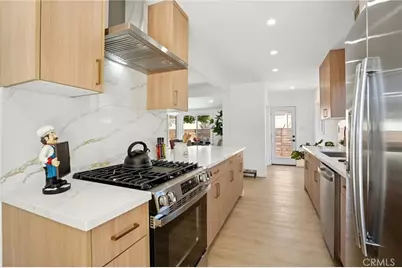 13907 13909 Wyandotte Street, Van Nuys, CA 91405 - Photo 11