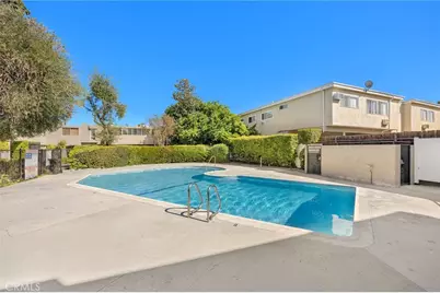 18110 Killion Street #2, Tarzana, CA 91356 - Photo 27