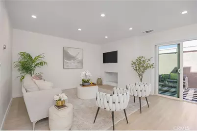 18110 Killion Street #2, Tarzana, CA 91356 - Photo 3