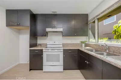 18110 Killion Street #2, Tarzana, CA 91356 - Photo 7