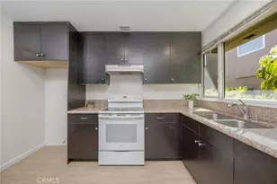 18110 Killion St, Tarzana, CA 91356 - Photo 7