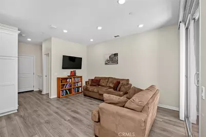 22886 Concord, Saugus, CA 91350 - Photo 3
