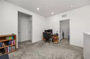 22886 Concord, Saugus, CA 91350 - Photo 35