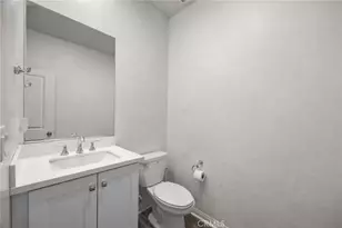 22886 Concord, Saugus, CA 91350 - Photo 19