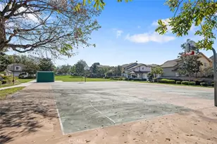 1868 Day Lily Ln, Simi Valley, CA 93065 - Photo 41