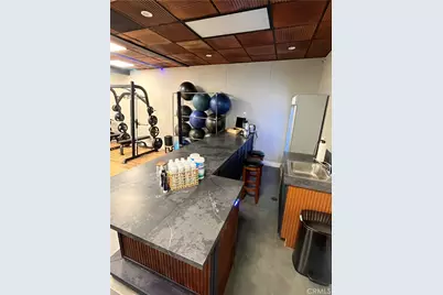 19564 S Ventura Boulevard, Tarzana, CA 91356 - Photo 21