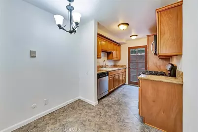 21219 Roscoe Blvd. #111, Canoga Park, CA 91304 - Photo 5