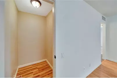 21219 Roscoe Blvd. #111, Canoga Park, CA 91304 - Photo 11