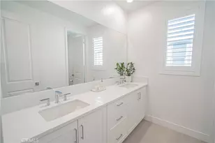 29768 Camino la Perdiz, Valencia, CA 91354 - Photo 33