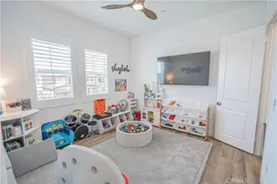 29768 Camino la Perdiz, Valencia, CA 91354 - Photo 37