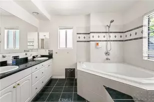 18841 Pasadero Dr, Tarzana, CA 91356 - Photo 21