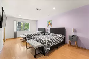 18841 Pasadero Dr, Tarzana, CA 91356 - Photo 17