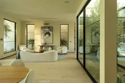 23340 Collins, Woodland Hills, CA 91367 - Photo 17